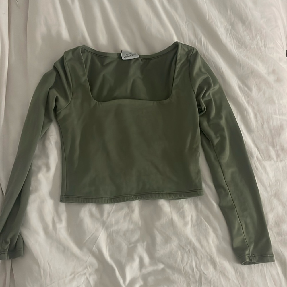 TJMAXX Olive green Cropped Longsleeve